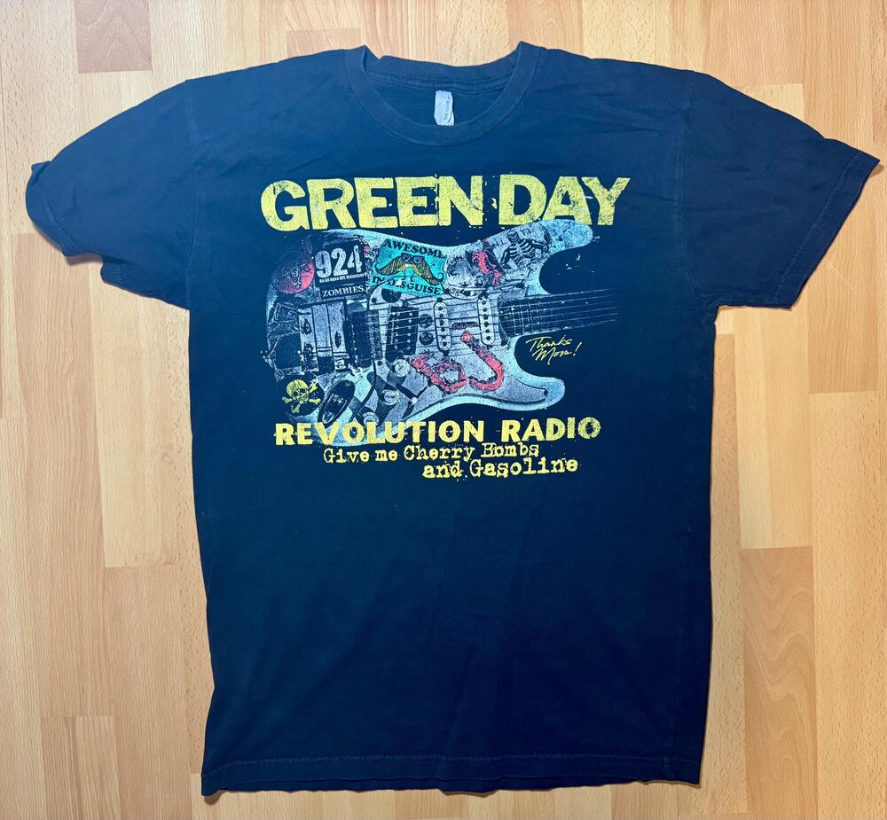 Green Day Revolution Radio Shirt Mens Medium Black Band Tour Tee Rock Punk Music